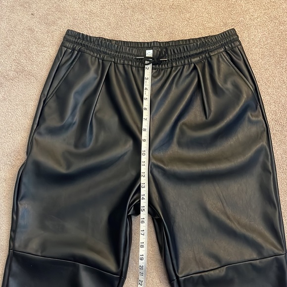 H Halston Faux Leather Jogger Pants Size L Black High Rise Pockets Pull-On Waist - Picture 9 of 10